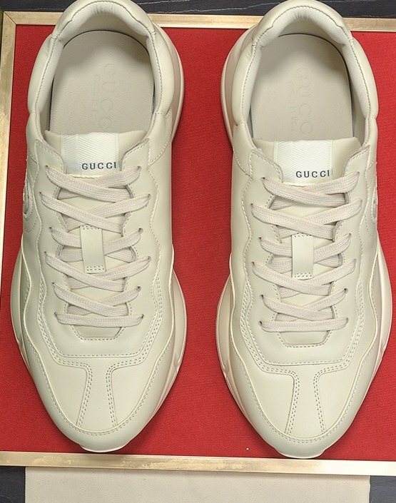 Gucci Off-White Chunky Sneakers — front
