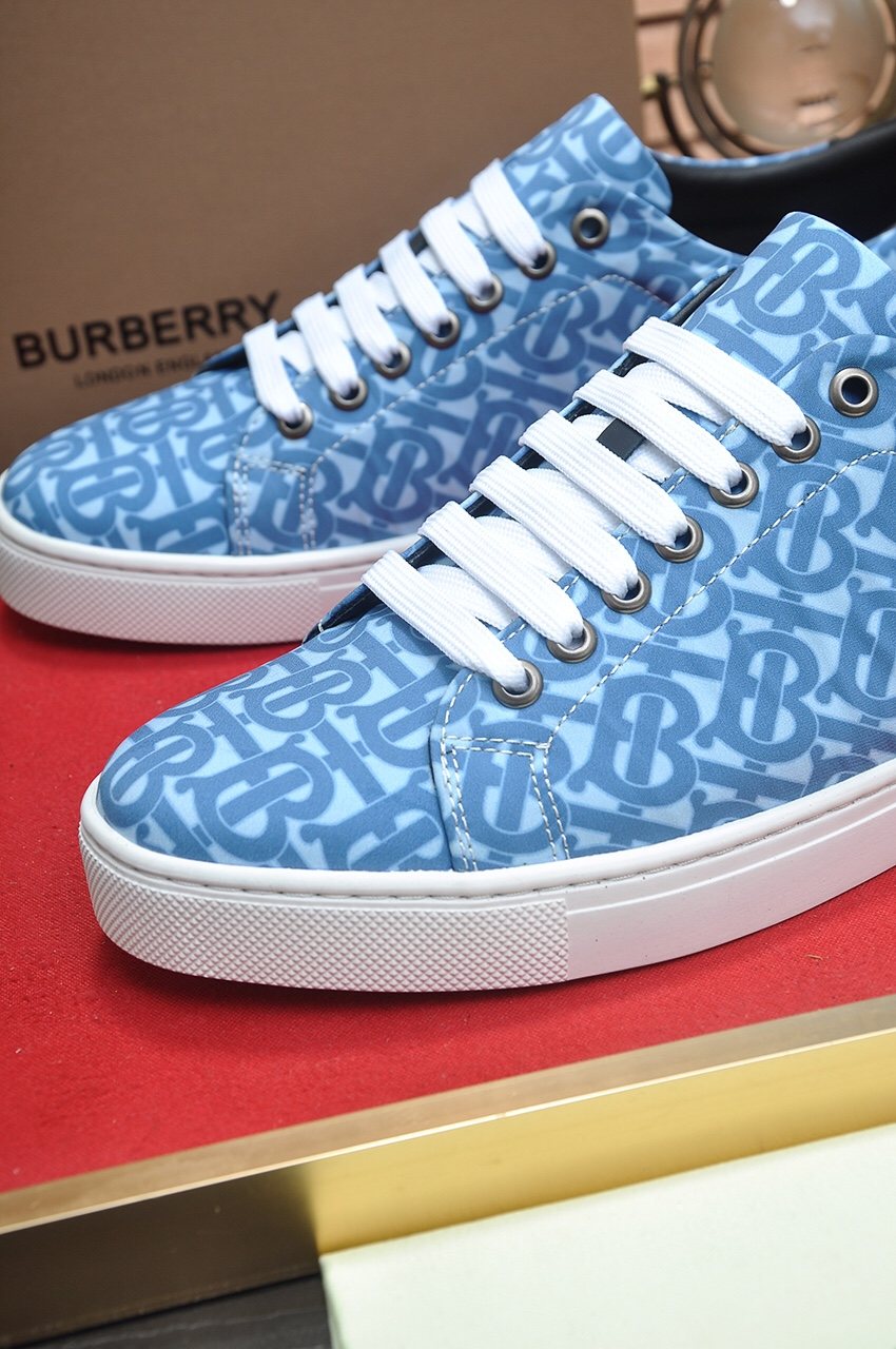 Burberry Blue Patterned Low-Top Sneakers — detail