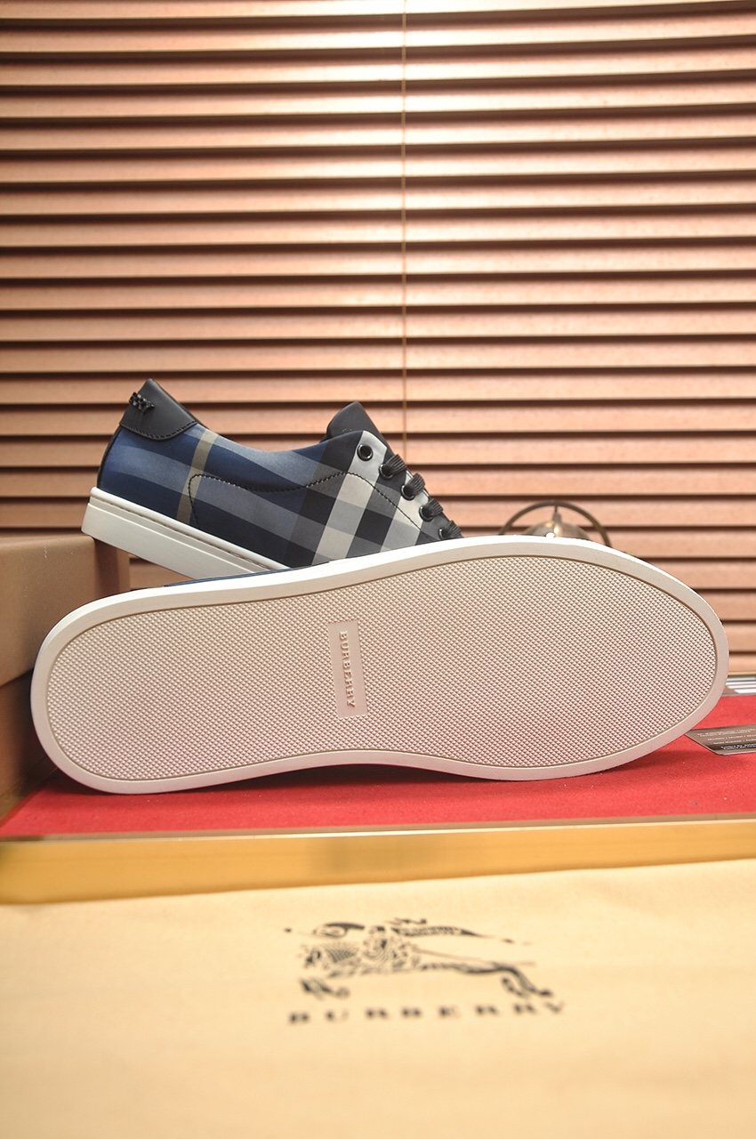 Burberry Check Panel Low-Top Sneakers — detail