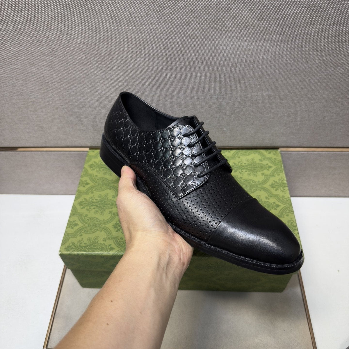 Gucci Black Textured Lace-Up Dress Shoes — model