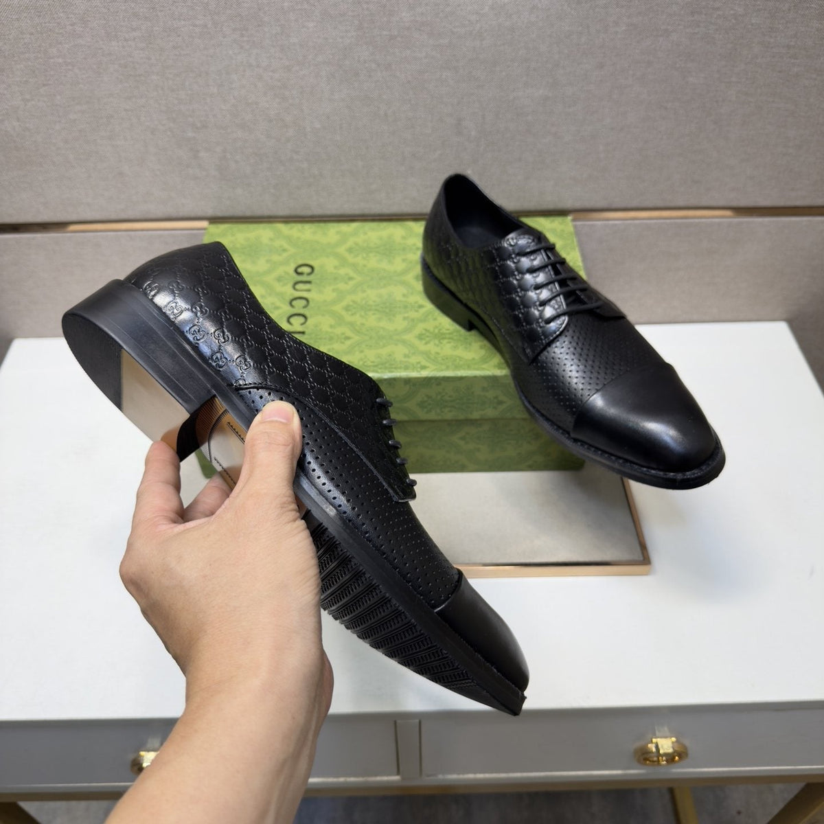Gucci Black Textured Lace-Up Dress Shoes — detail