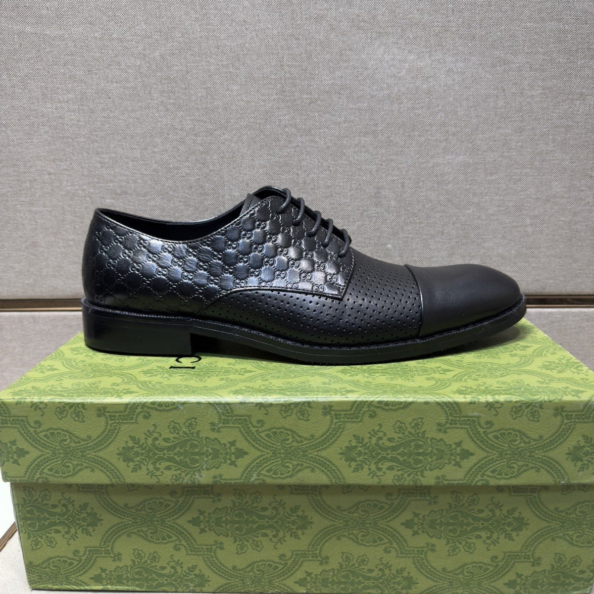 Gucci Black Textured Lace-Up Dress Shoes — side