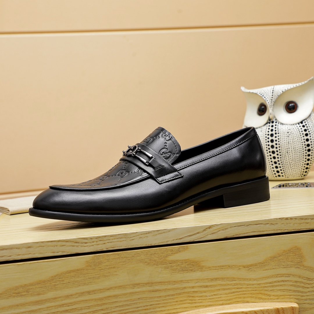 Gucci Black Textured Slip-On Loafers — side