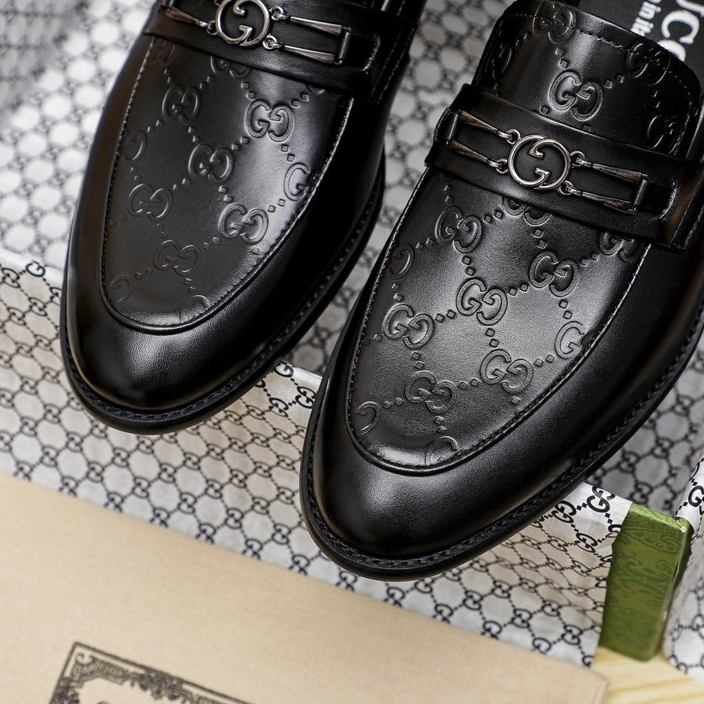Gucci Black Textured Slip-On Loafers — detail