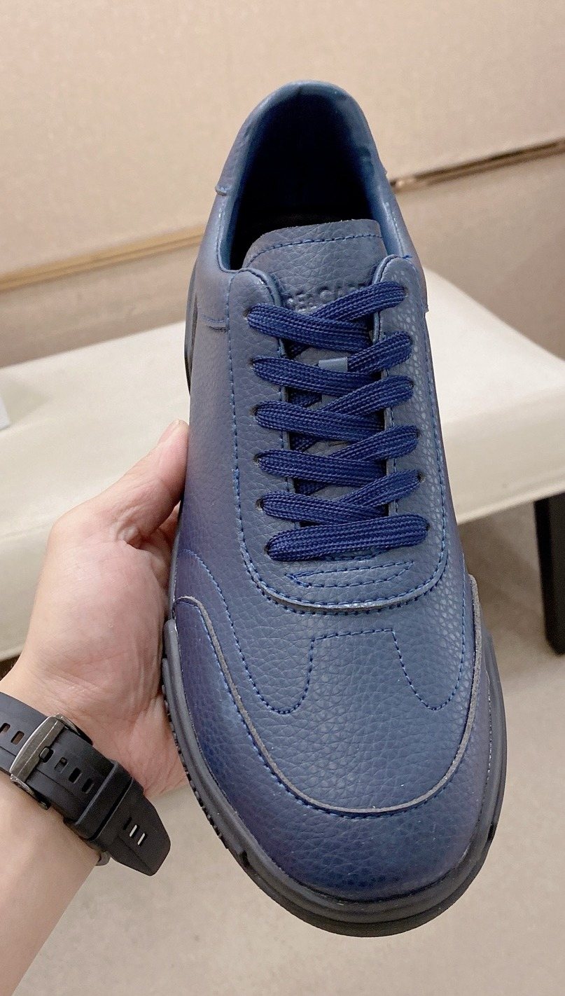 Dolce & Gabbana Navy Blue Low-Top Sneakers — front