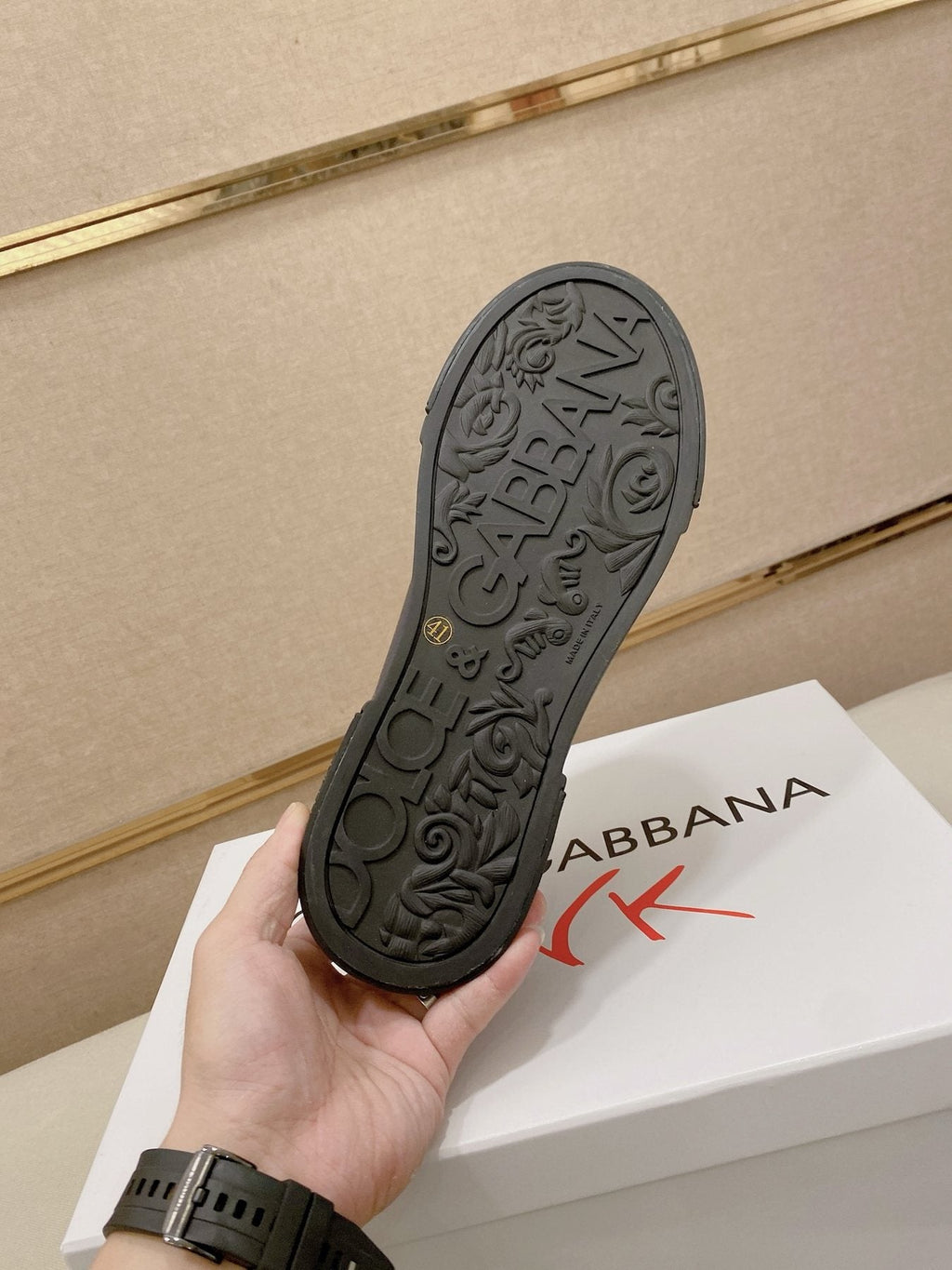 Dolce & Gabbana Navy Blue Low-Top Sneakers — detail