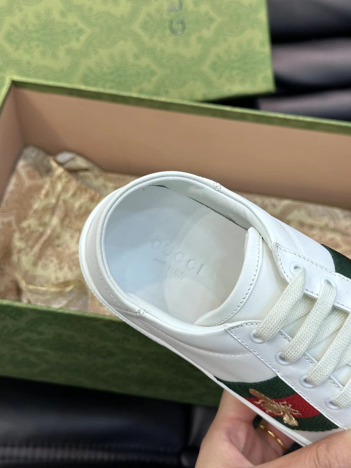 Gucci White Stripe Bee Low-Top Sneakers — detail