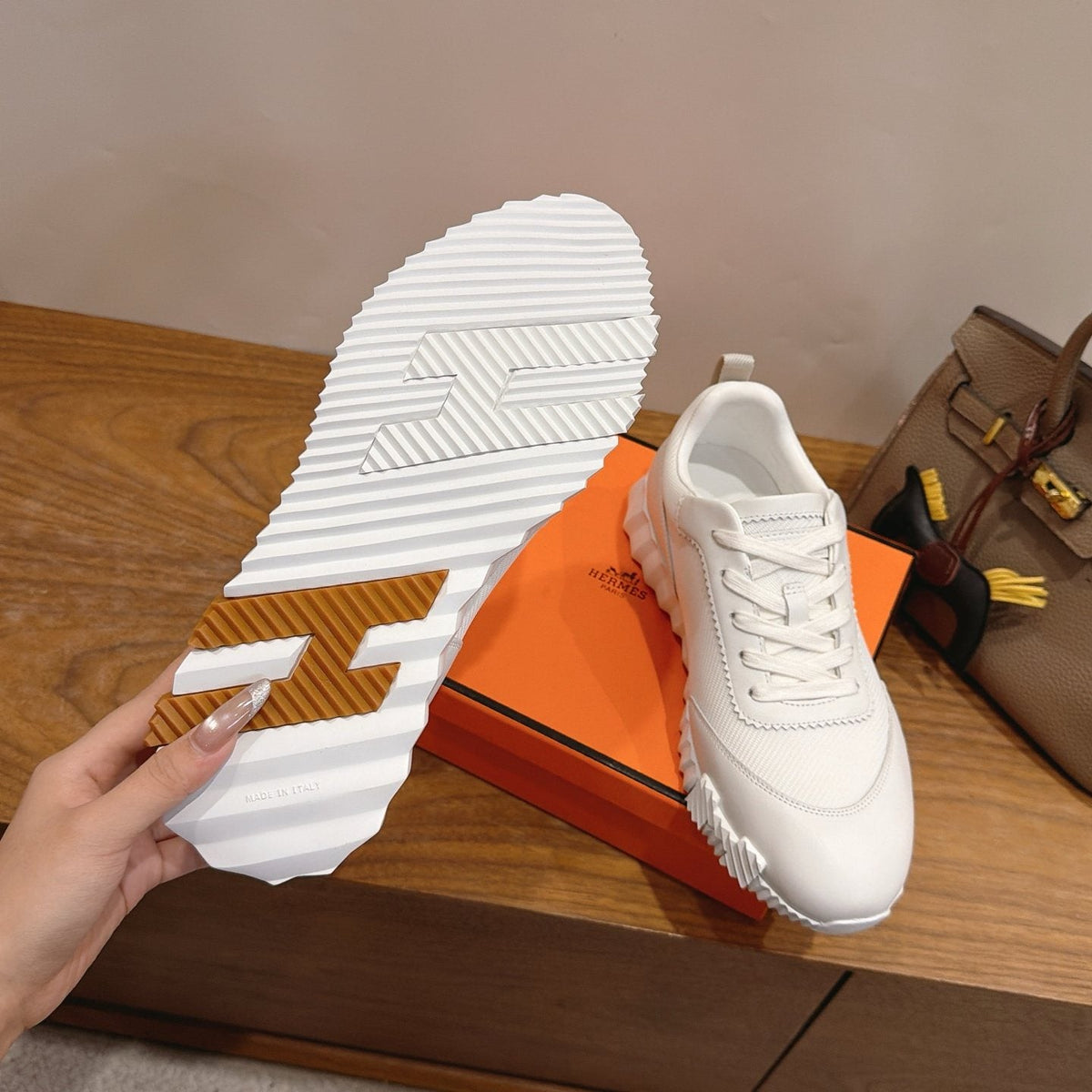 Hermès White Textured Low-Top Sneakers — detail