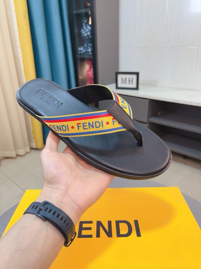 FENDI Multicolor Strap Thong Sandals — front