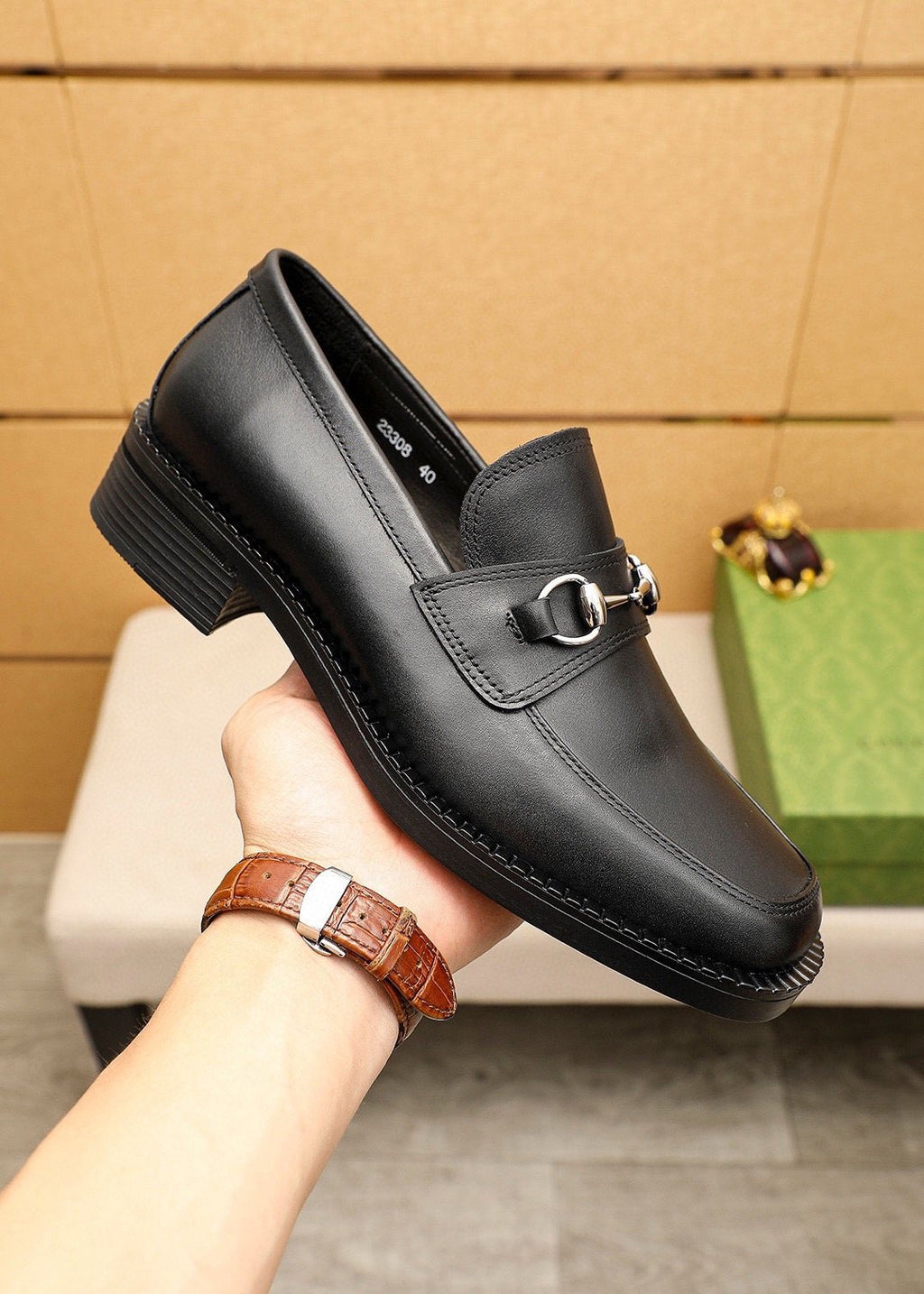 Gucci Black Horsebit-Style Leather Loafers — detail