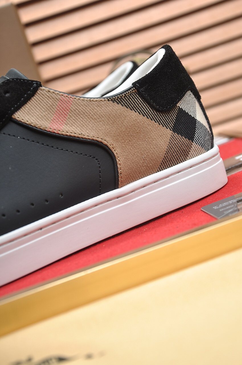 Burberry Check Heel Low-Top Sneakers — detail