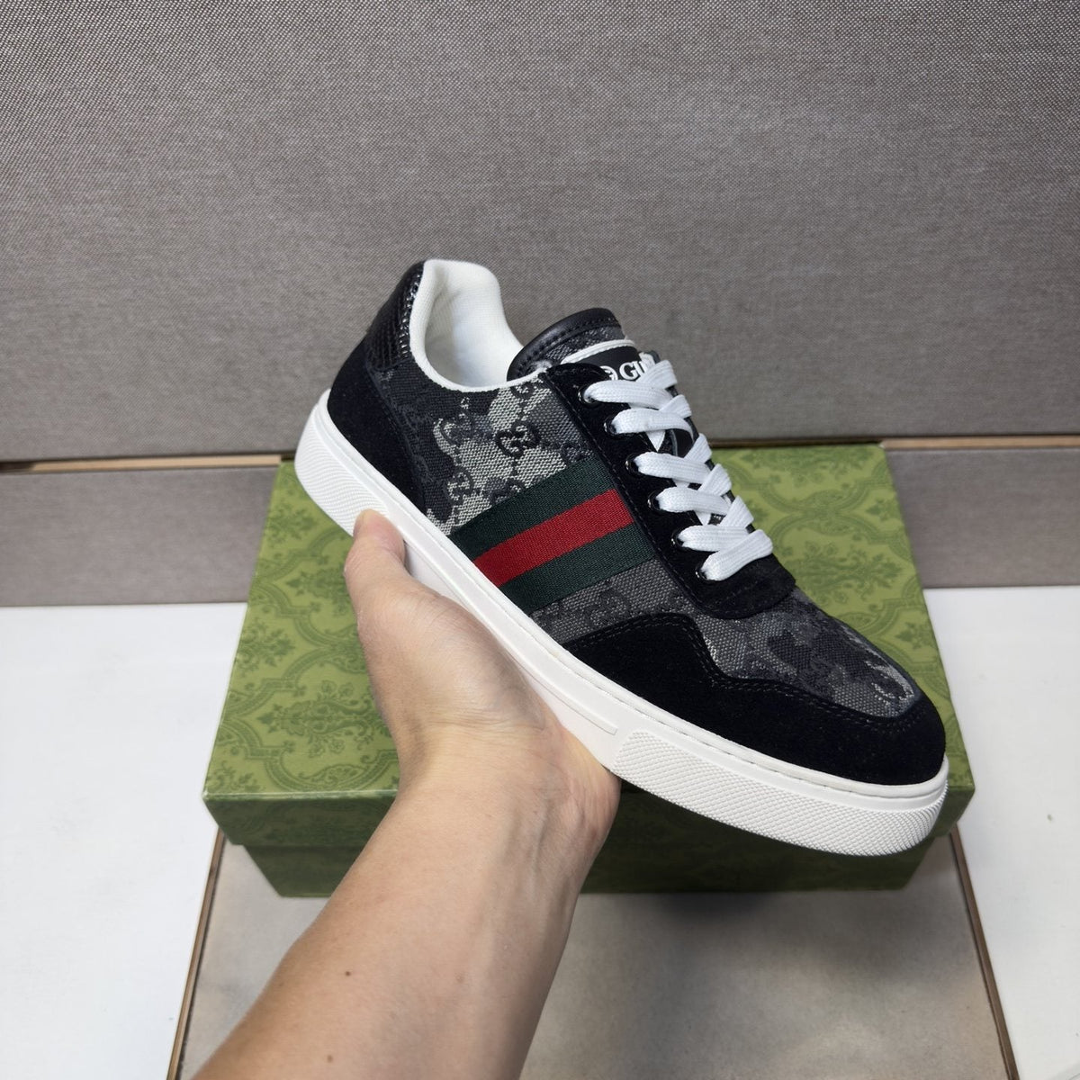 Gucci Green-Red Stripe Sneakers — model