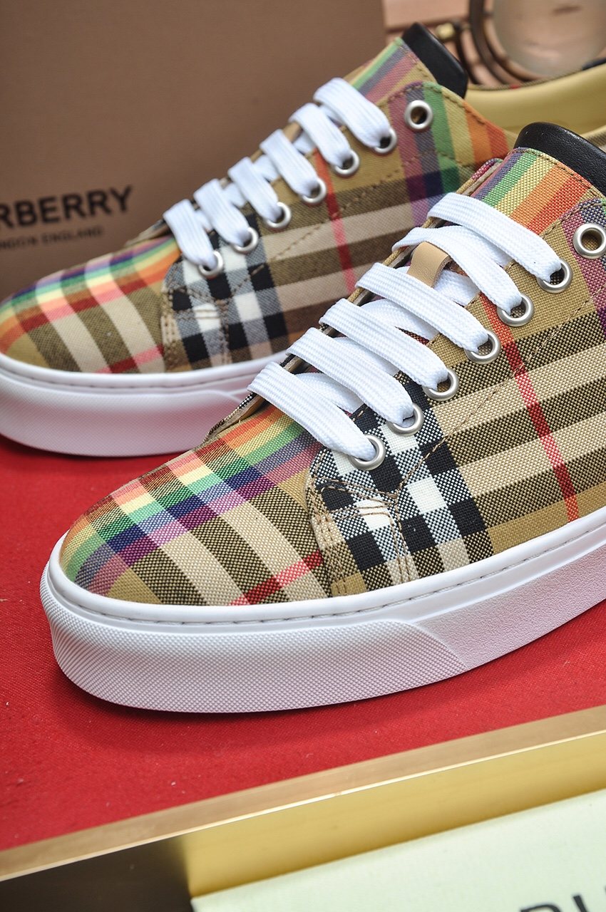 Burberry Beige Check Low-Top Sneakers — detail