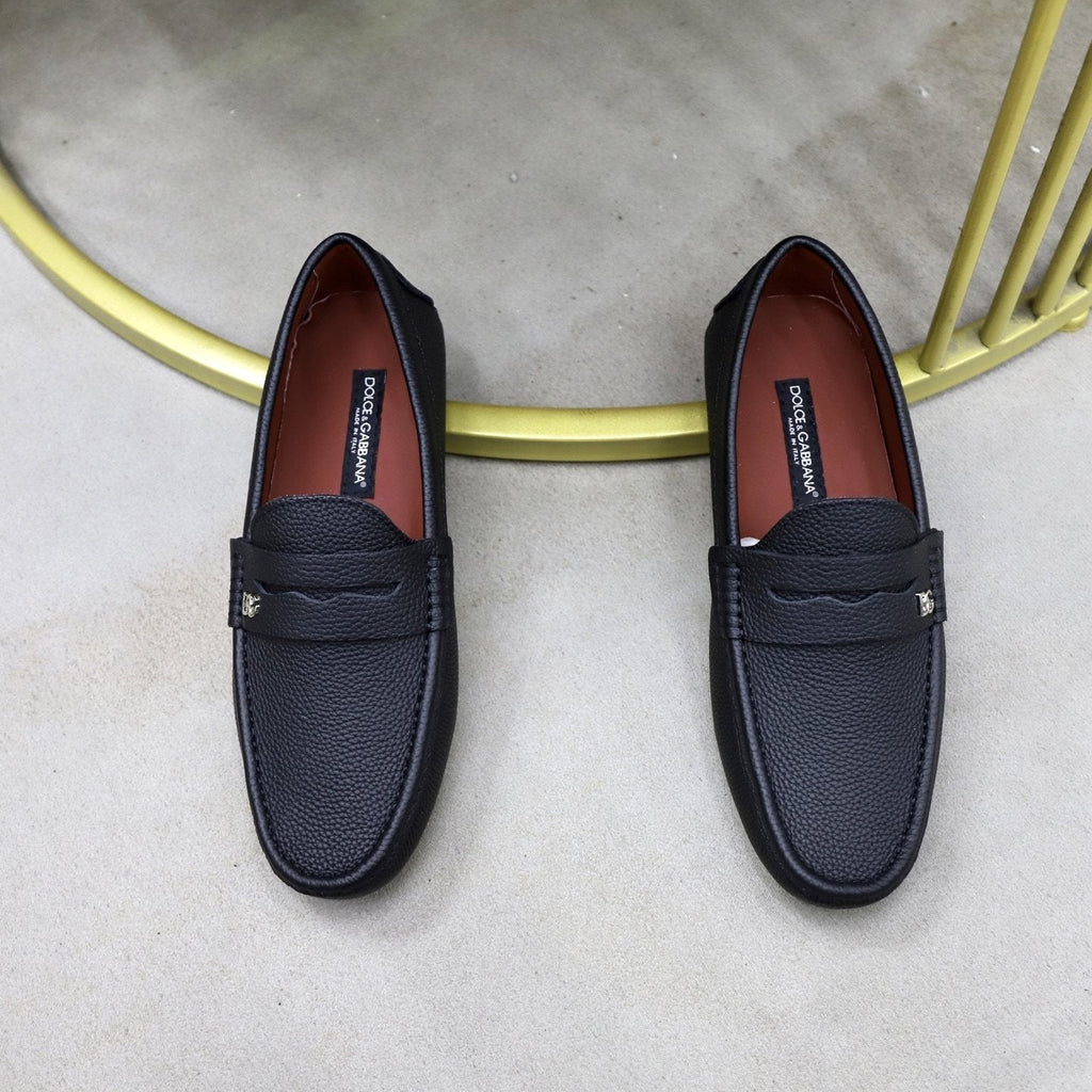 Dolce & Gabbana Black Textured Leather Loafers — hero