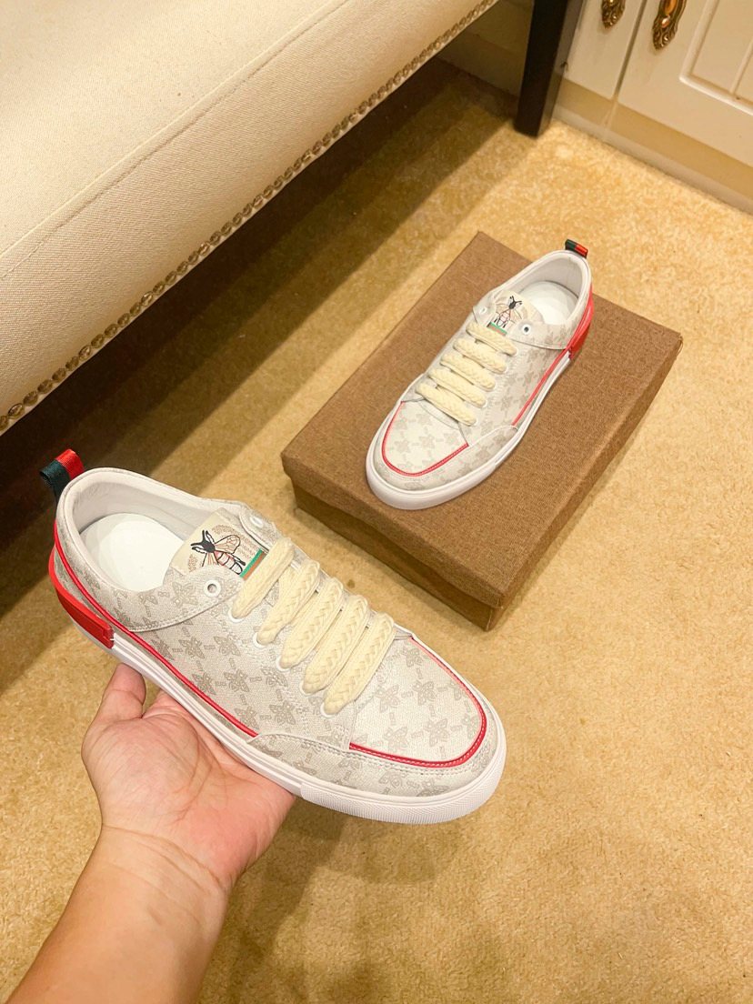 Cream Patterned Low-Top Sneakers — model