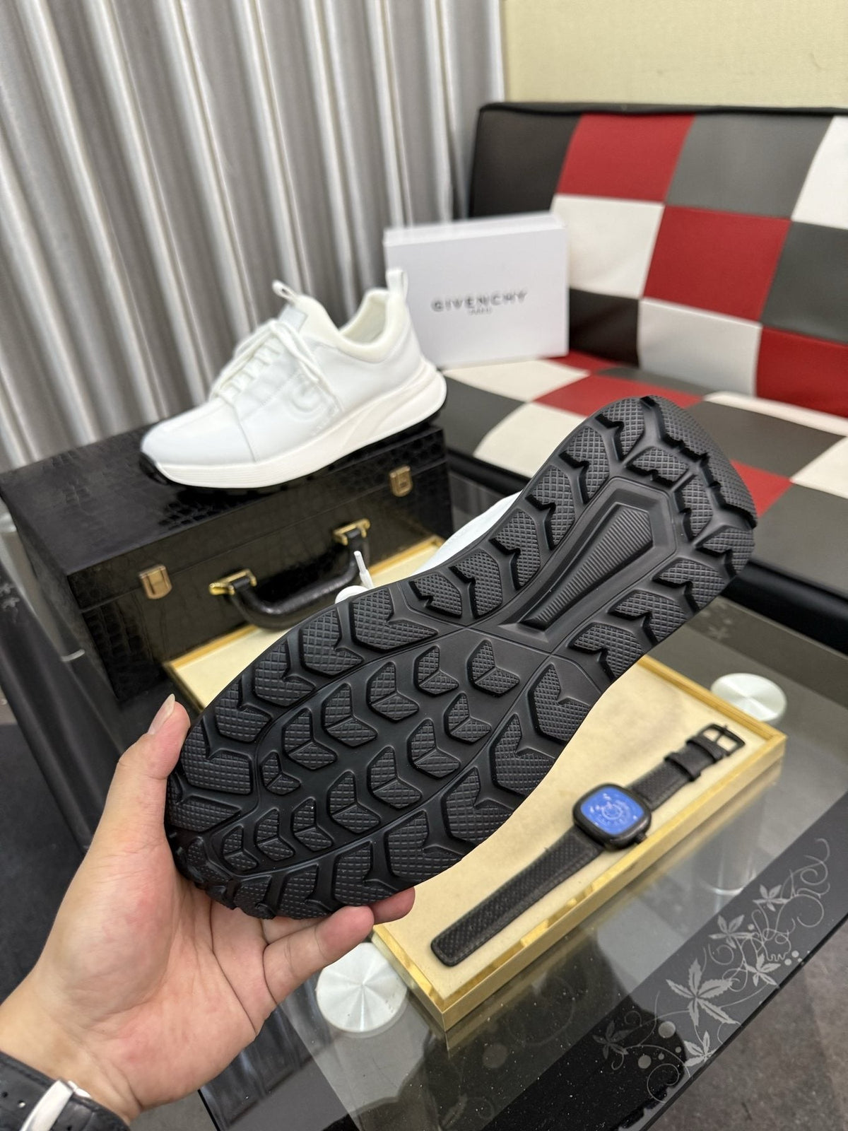 GIVENCHY Low-Top Logo Strap Sneakers — detail