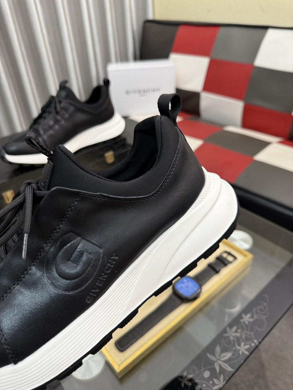 GIVENCHY Low-Top Logo Strap Sneakers — detail