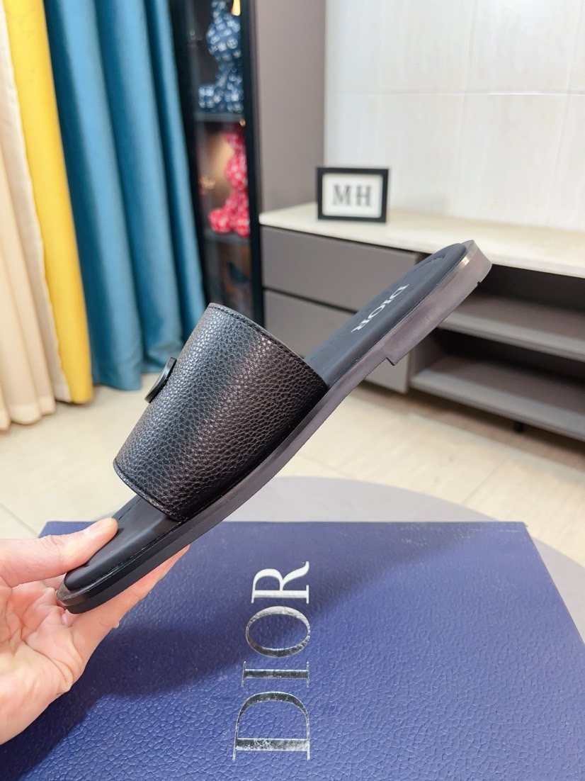 Dior Textured Buckle Slide Sandals — side