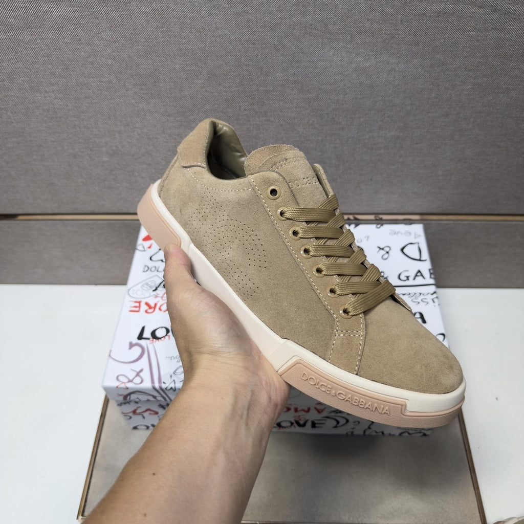 Dolce & Gabbana Panel Low-Top Sneakers — model