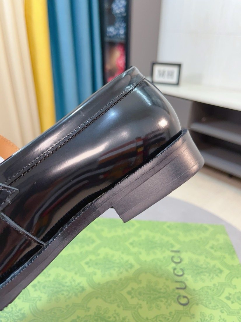 Gucci Web Stripe Loafers — detail