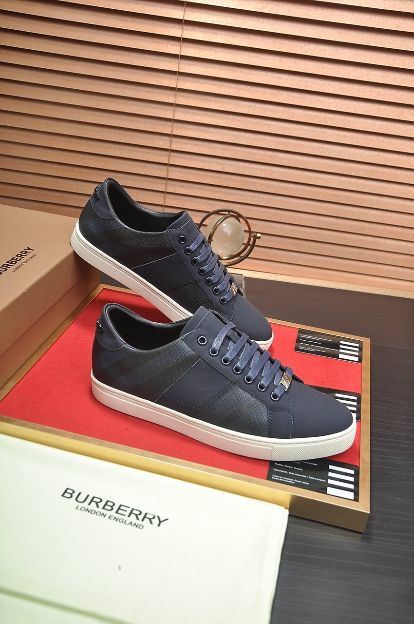 Burberry Panel Low-Top Sneakers — side
