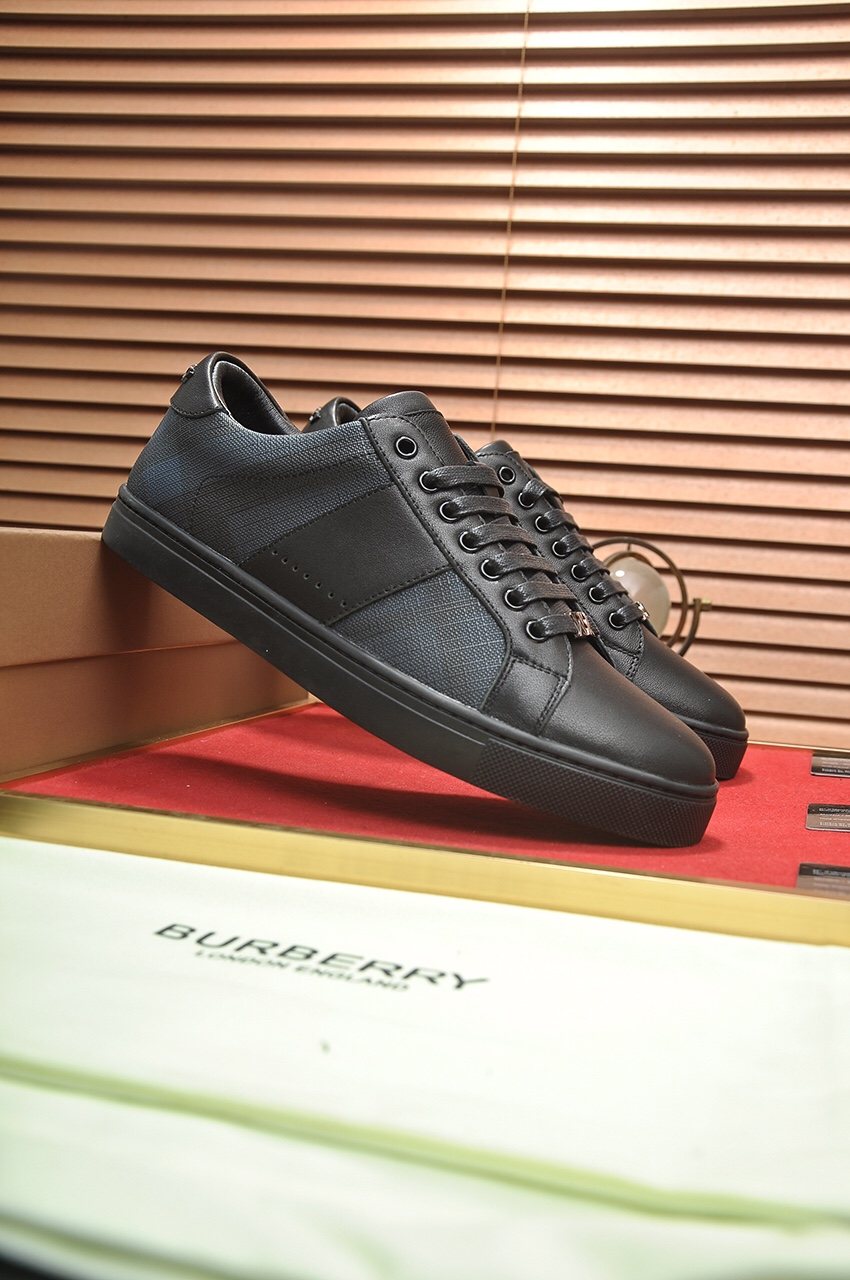 Burberry Panel Low-Top Sneakers — front