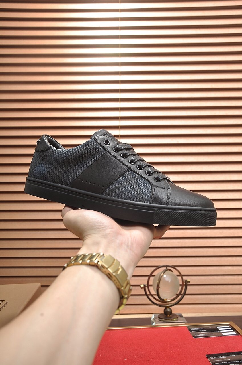 Burberry Panel Low-Top Sneakers — side