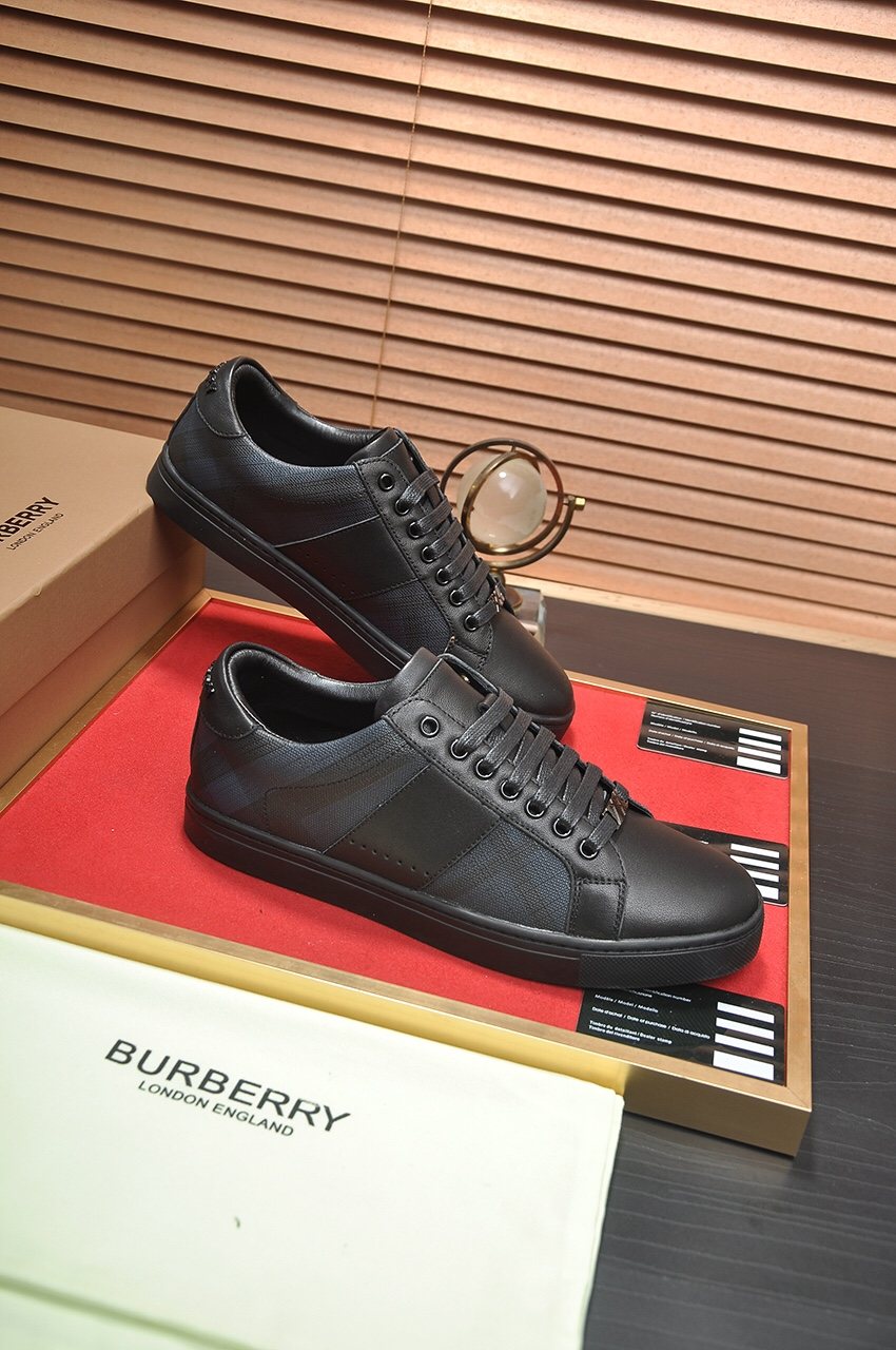 Burberry Panel Low-Top Sneakers — side