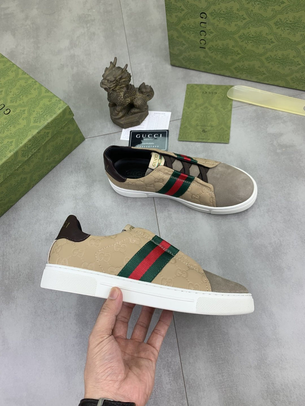 微商相册测试鞋子-Gucci Green-Red Stripe Slip-On Sneakers — side