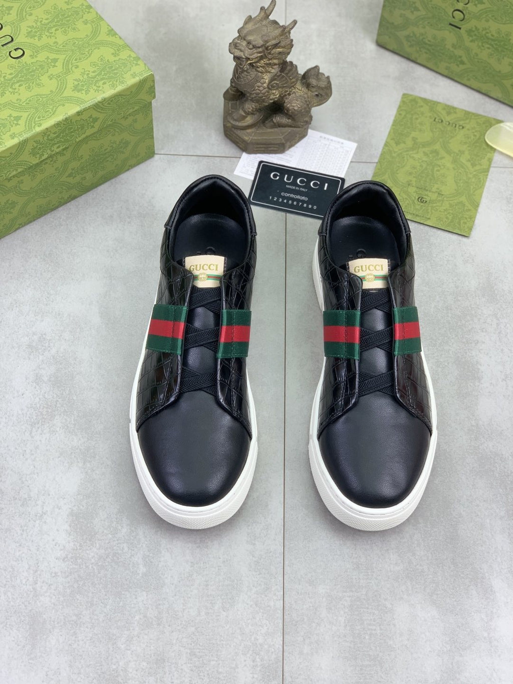 微商相册测试鞋子-Gucci Green-Red Stripe Slip-On Sneakers — hero