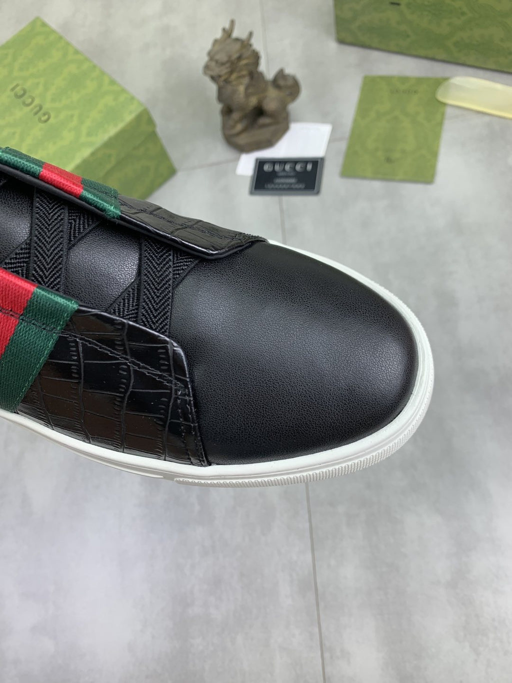 微商相册测试鞋子-Gucci Green-Red Stripe Slip-On Sneakers — detail