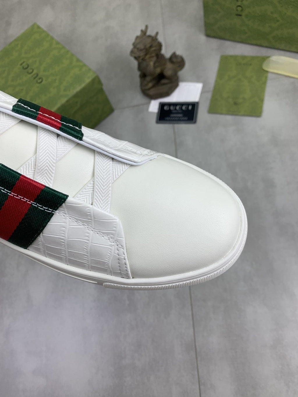 微商相册测试鞋子-Gucci Web Stripe Slip-On Sneakers — detail