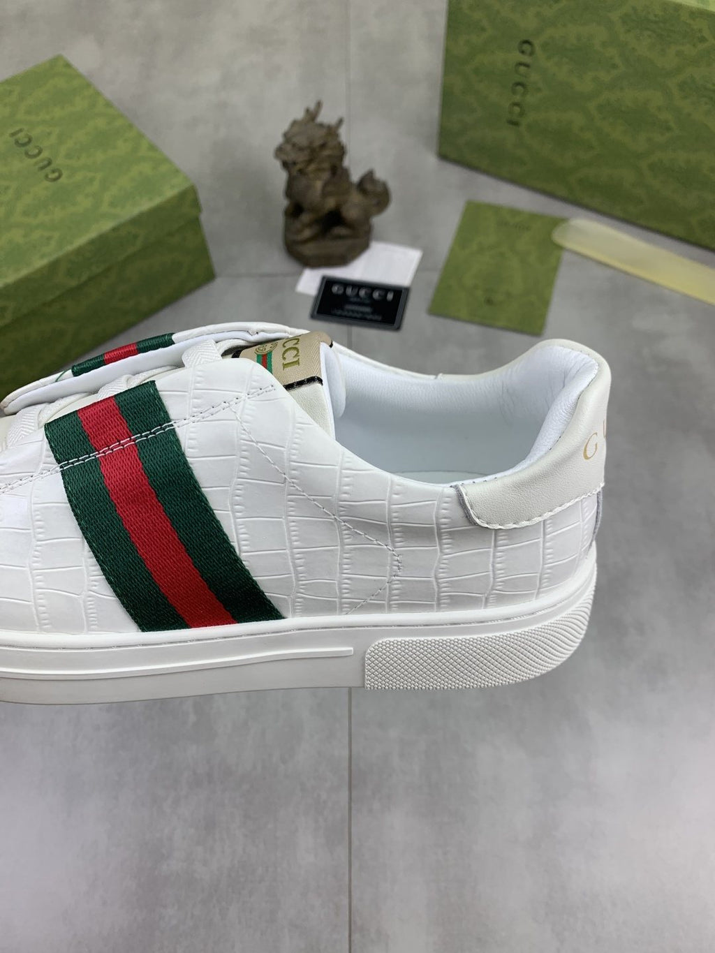微商相册测试鞋子-Gucci Web Stripe Slip-On Sneakers — detail