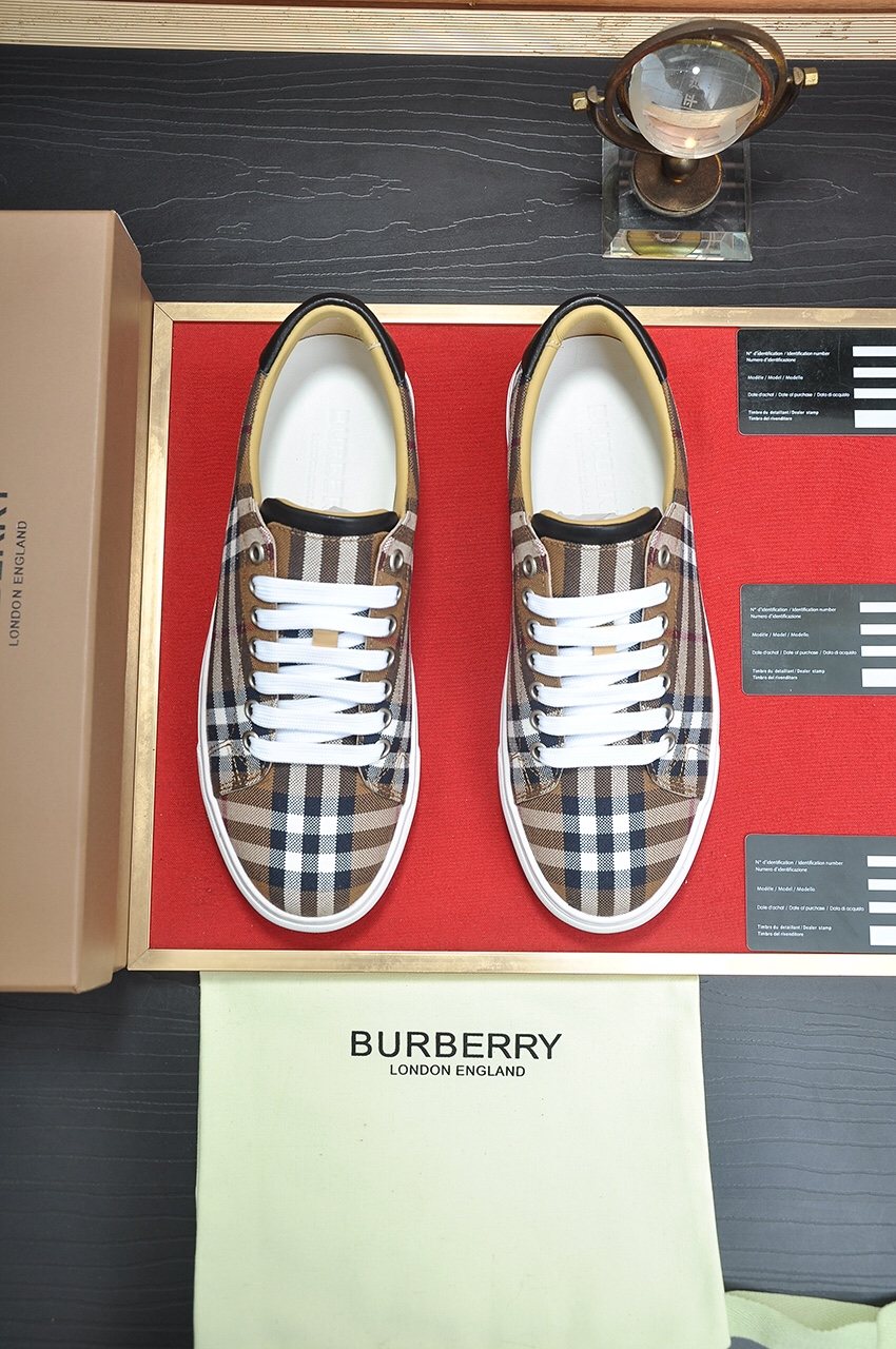 Burberry Beige Plaid Low-Top Sneakers — front