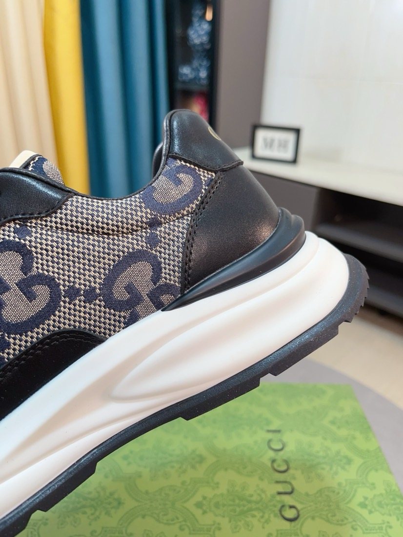 Gucci GG Pattern Sneakers — detail