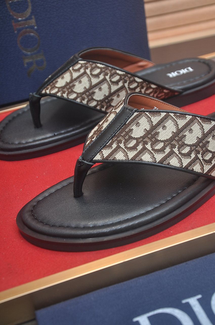 Dior Gray Patterned Strap Thong Sandals — detail