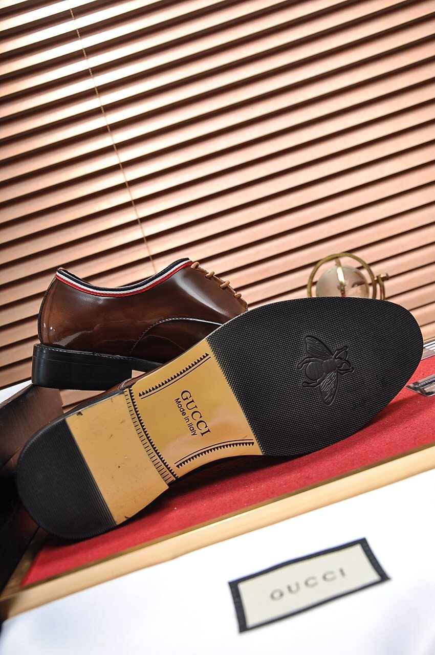Gucci Polished Lace-Up Dress Shoes — back