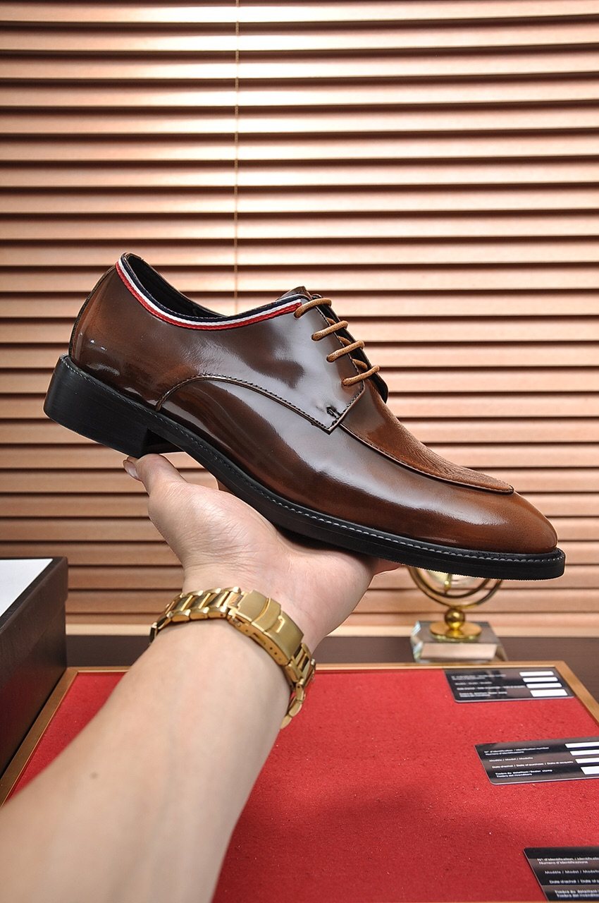 Gucci Polished Lace-Up Dress Shoes — side