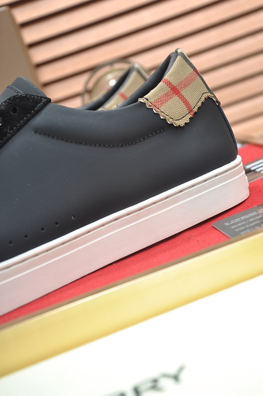 Burberry Check Heel Tab Low-Top Sneakers — detail