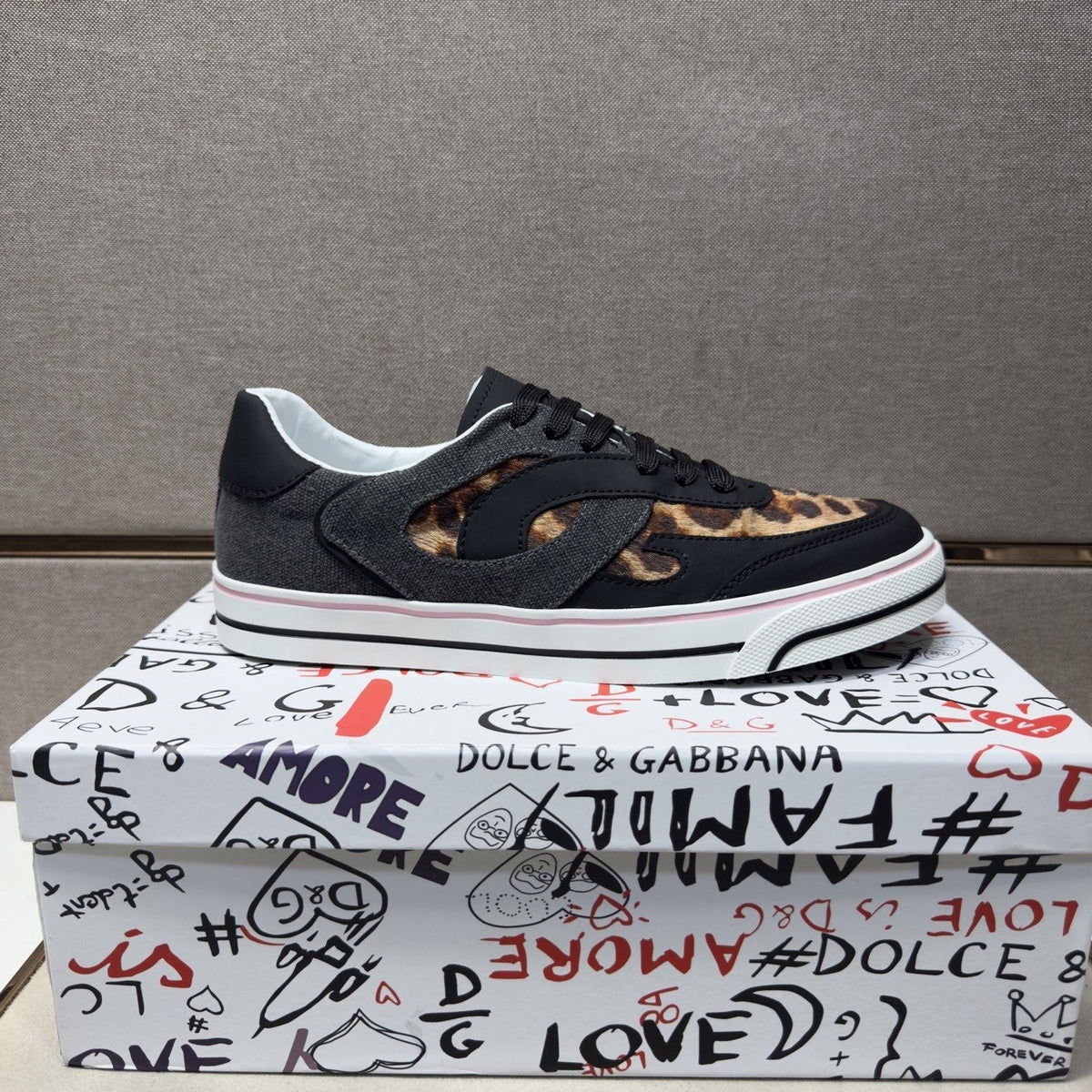 Dolce & Gabbana Men's Low-Top Sneakers — front