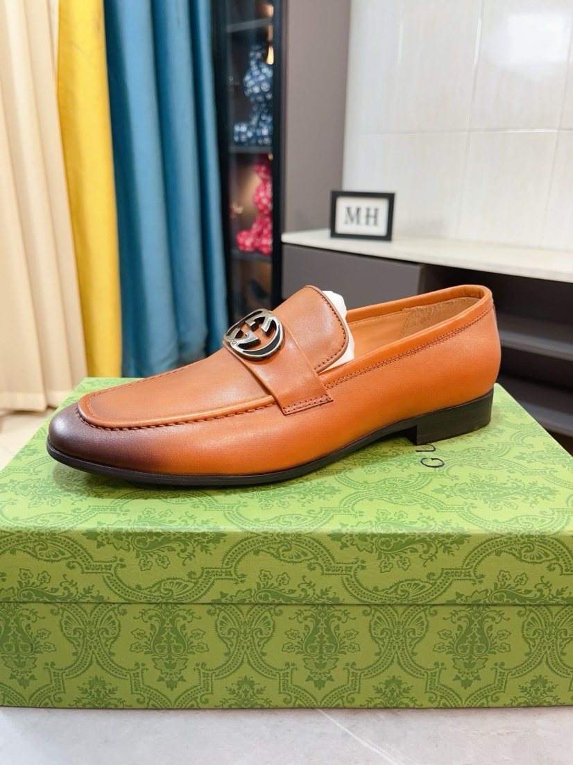 Gucci Metal-Accent Loafers — side