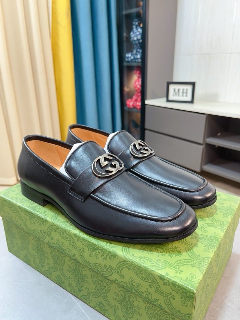 Gucci Metal-Accent Loafers — front