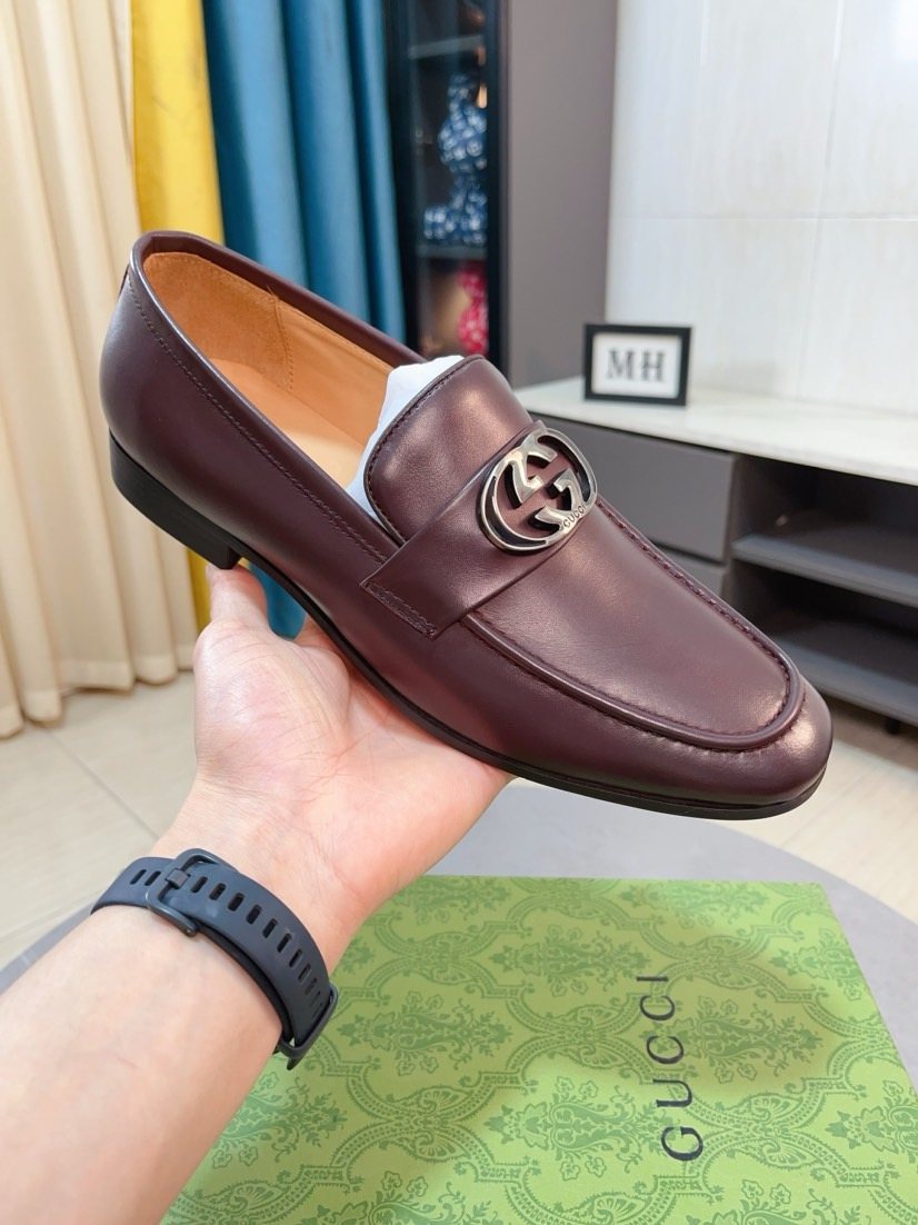 Gucci Metal-Accent Loafers — front