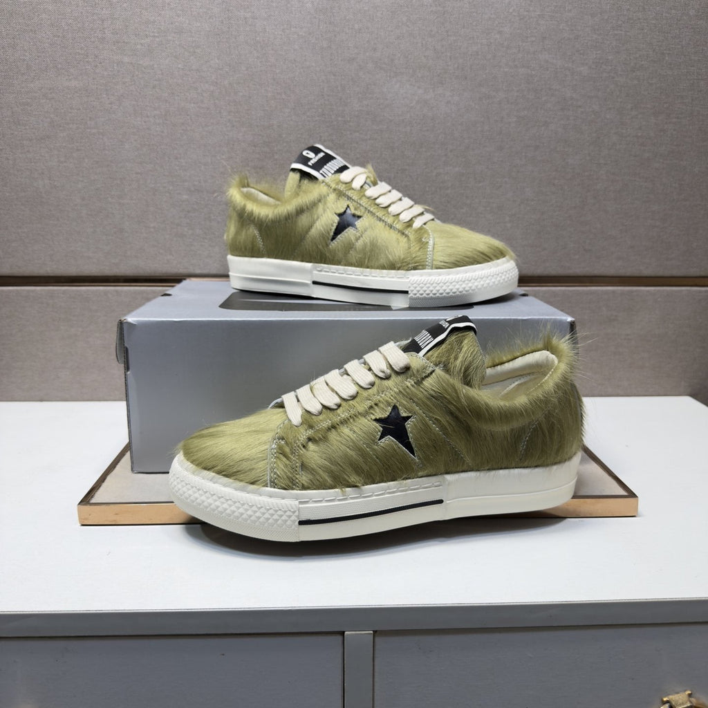 Converse Textured Low-Top Sneakers — model