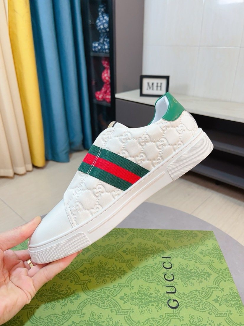 Gucci Black Stripe Low-Top Sneakers — side