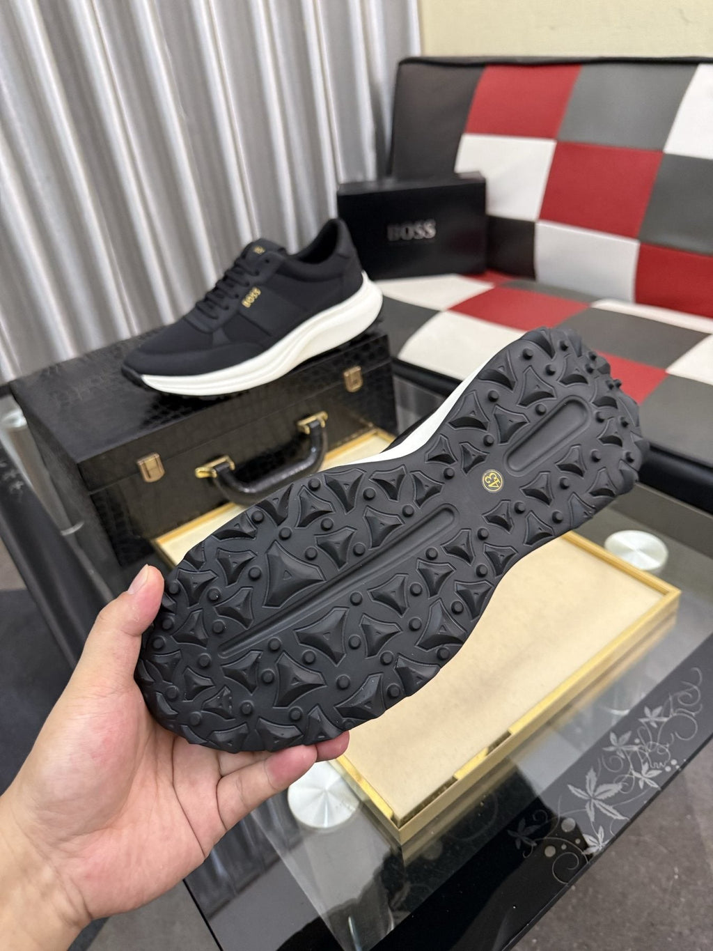 微商相册测试鞋子-BOSS Layered Low-Top Sneakers — detail