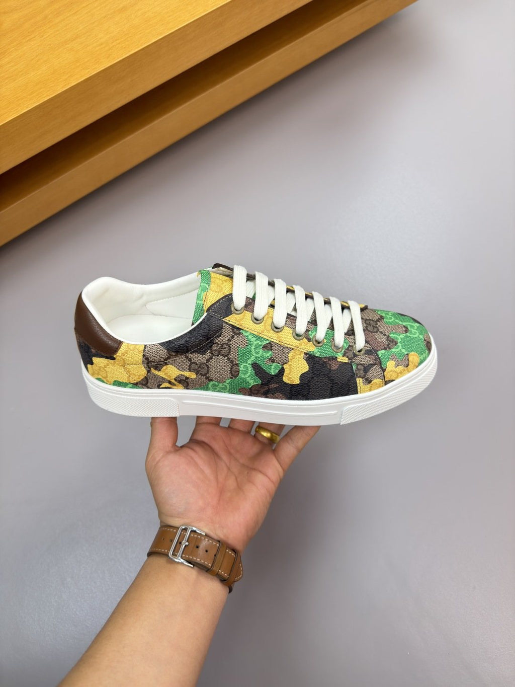 Gucci Turquoise Patterned Low-Top Sneakers — model
