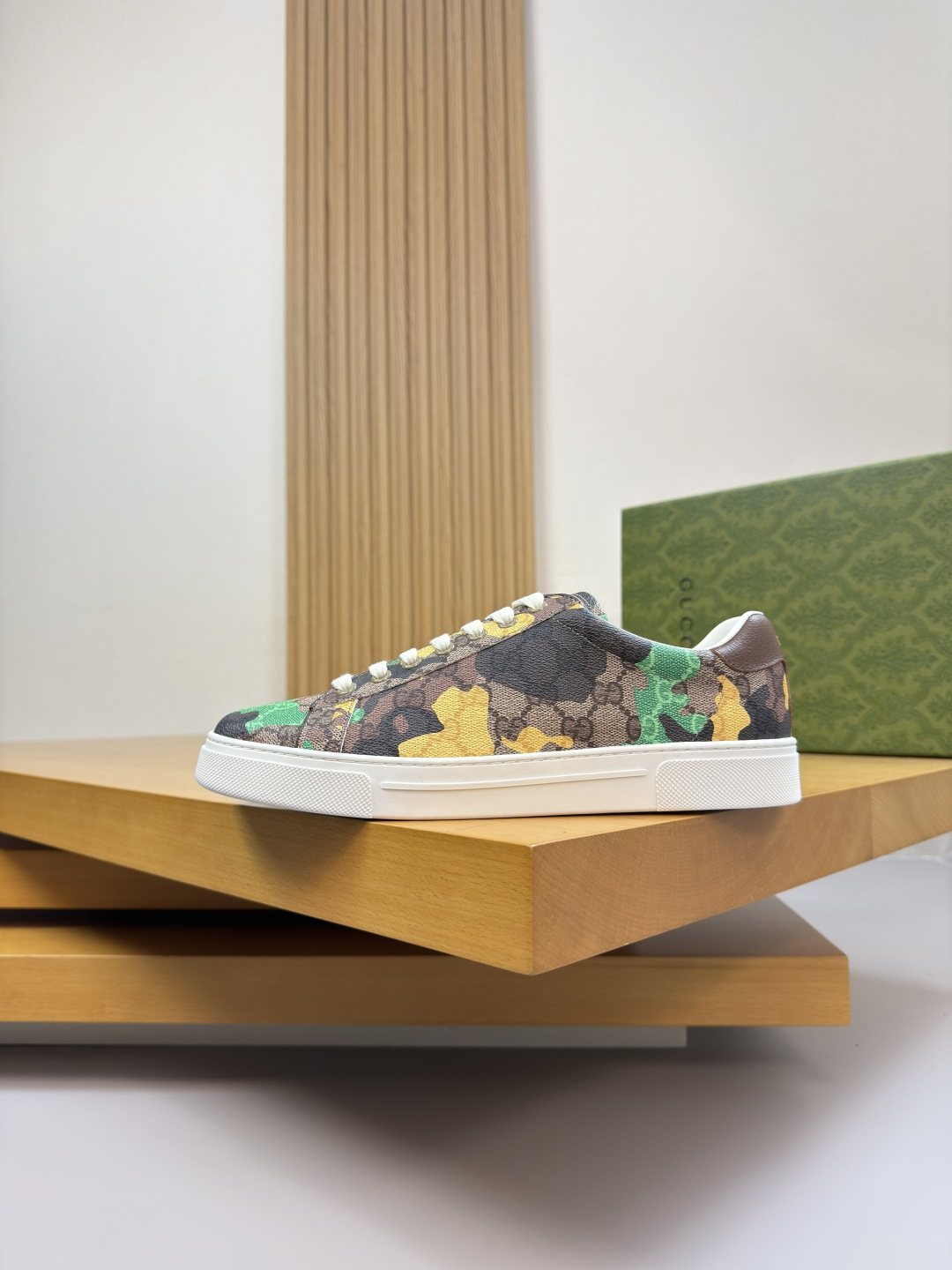 Gucci Turquoise Patterned Low-Top Sneakers — side