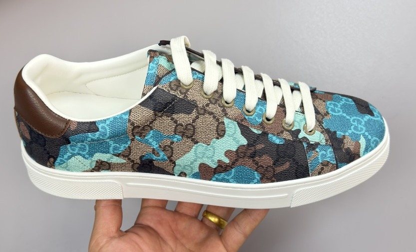 Gucci Turquoise Patterned Low-Top Sneakers — hero