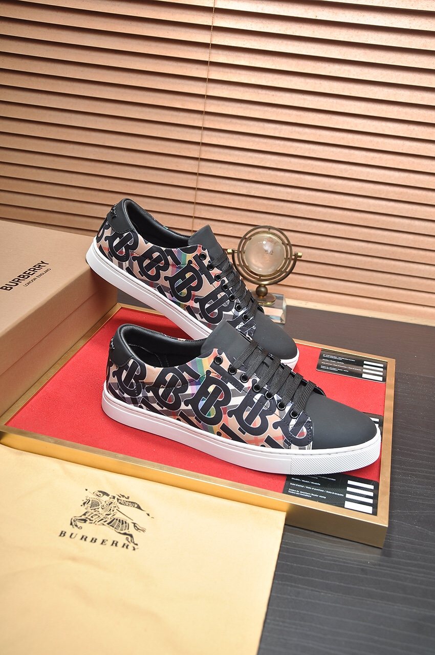 Burberry Patterned Low-Top Sneakers — side